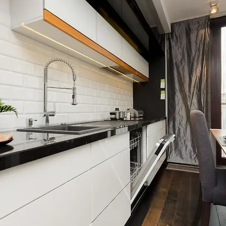 Srodmiescie Riverside Three-bedroom By Renters Daire *